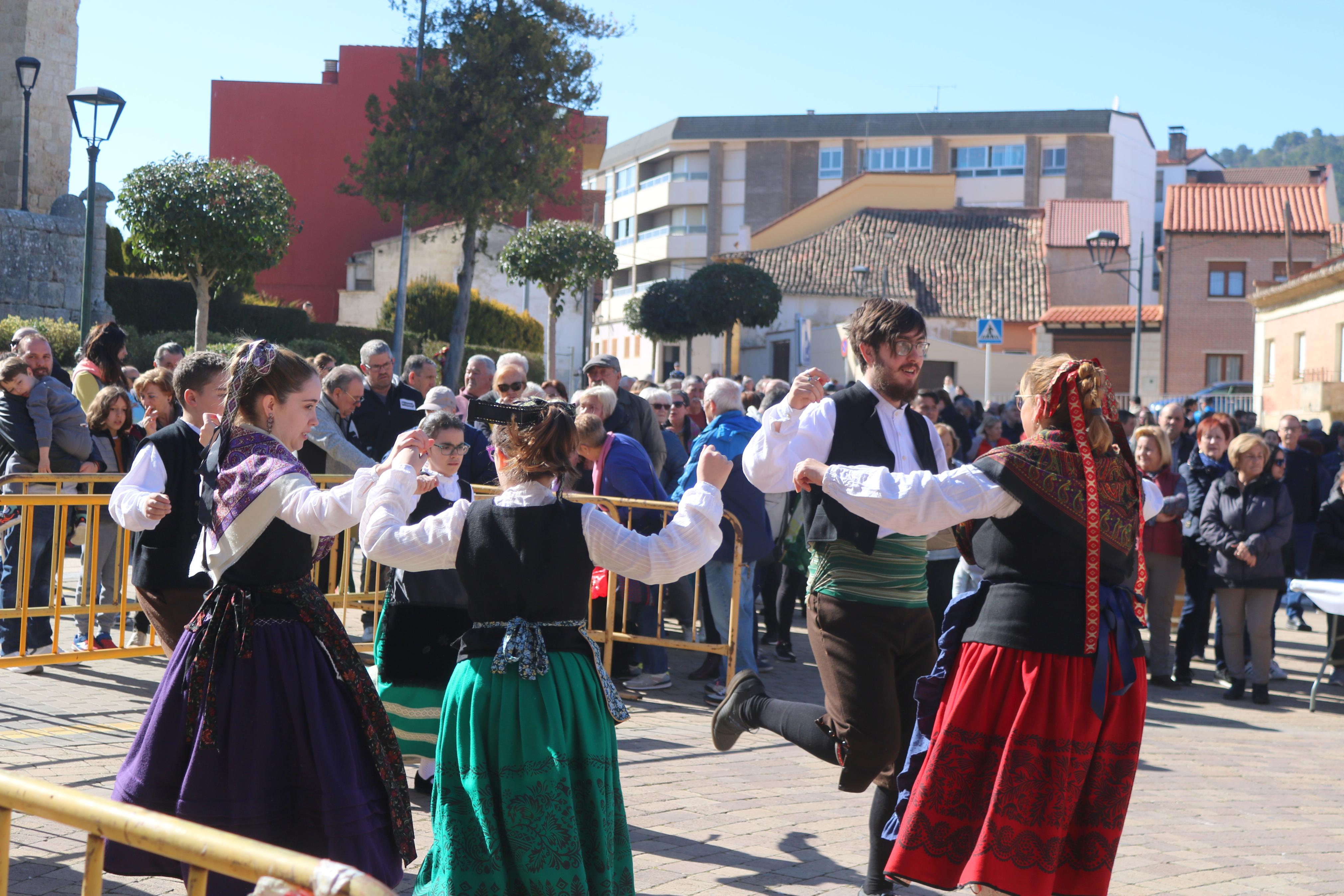 Villamuriel de Cerrato vivió una jornada festiva con música, danzas y gastronomía