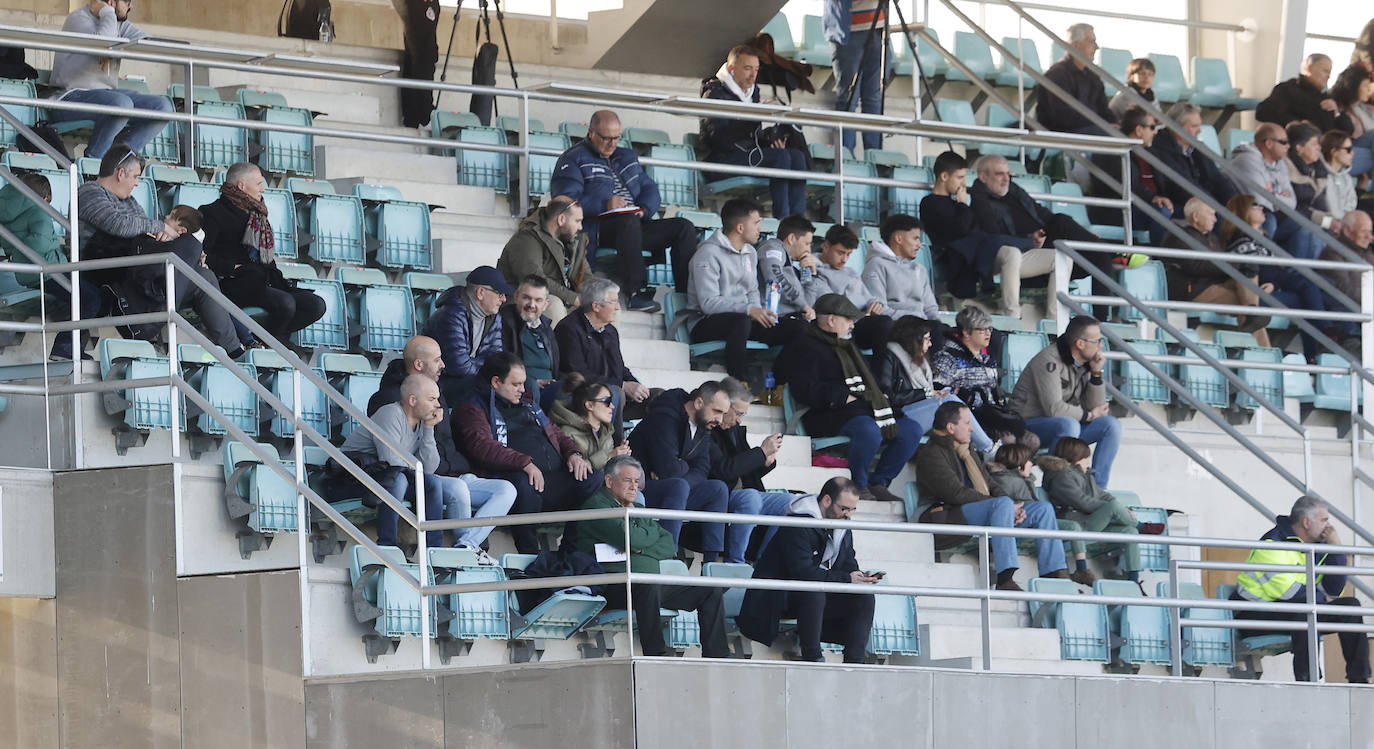 Fotos: Búscate en las gradas de La Balastera en el Palencia Cristo-Torrelavega