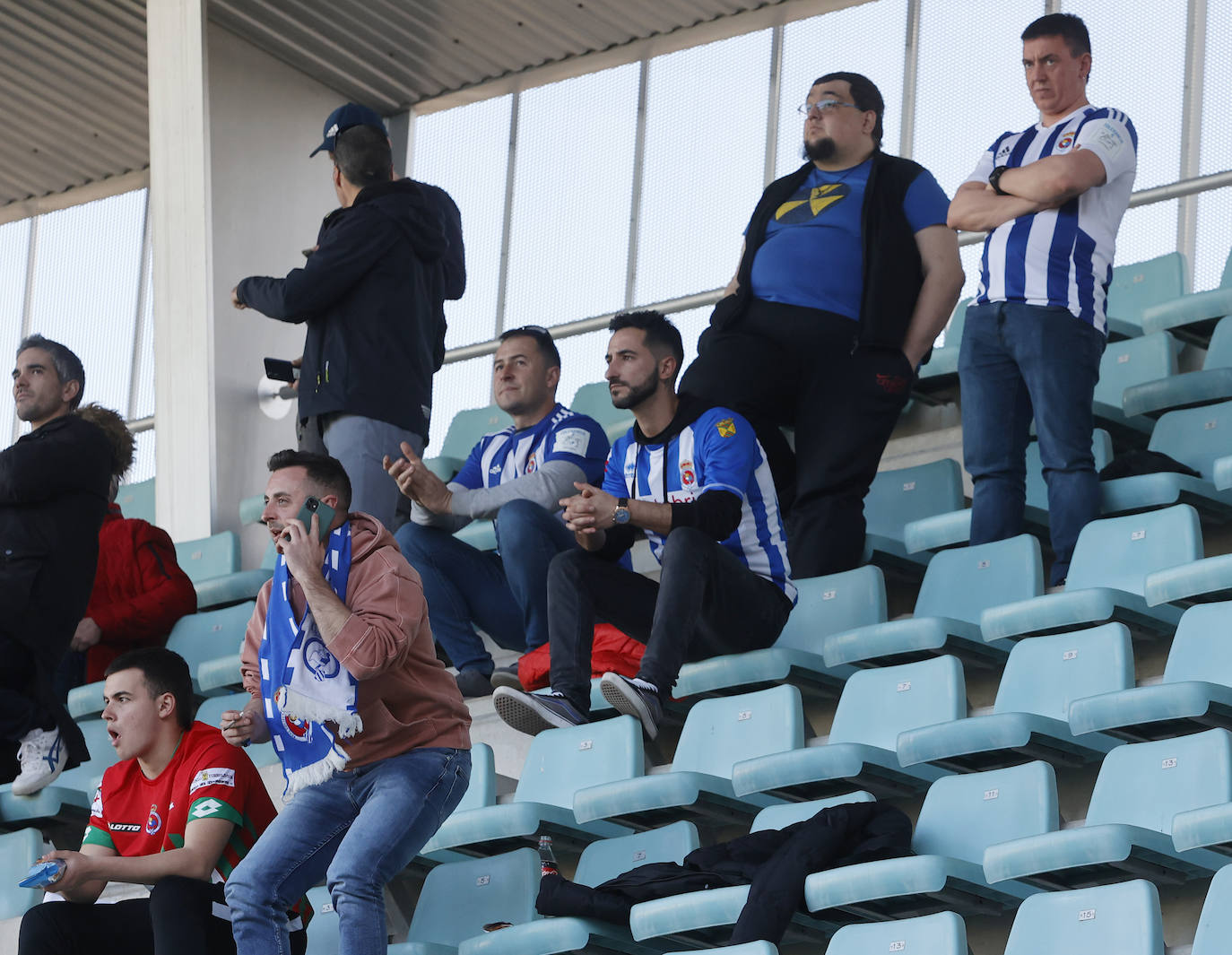 Fotos: Búscate en las gradas de La Balastera en el Palencia Cristo-Torrelavega