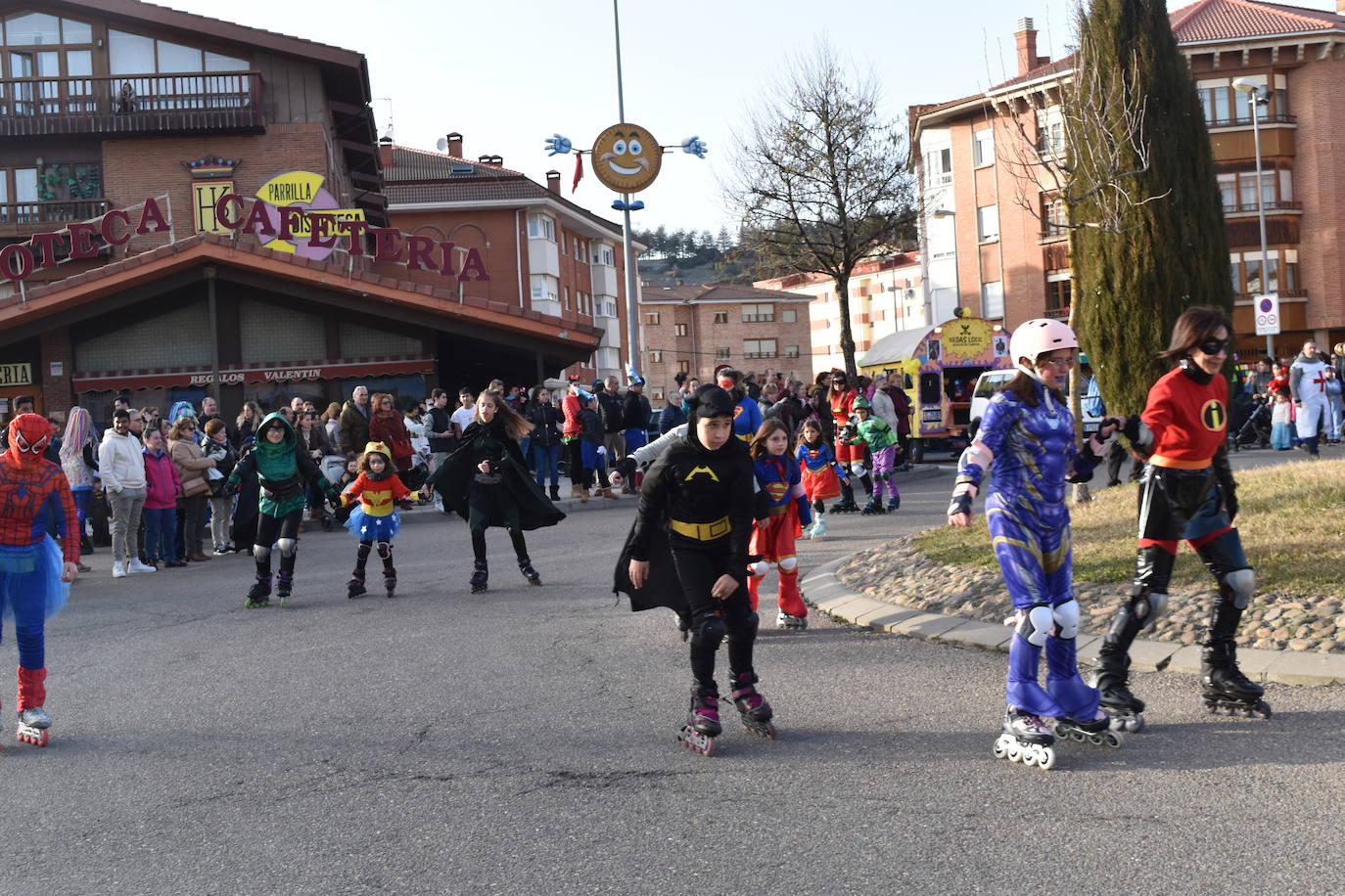 Fotos: Los niños, protagonistas del carnaval de Aguilar este domingo