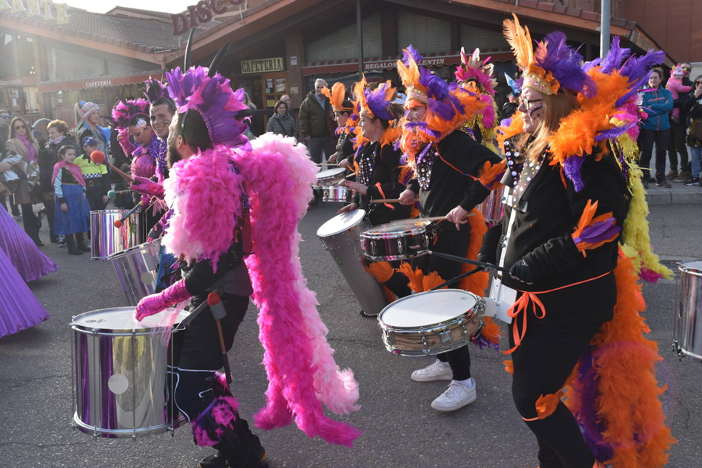 Fotos: Los niños, protagonistas del carnaval de Aguilar este domingo