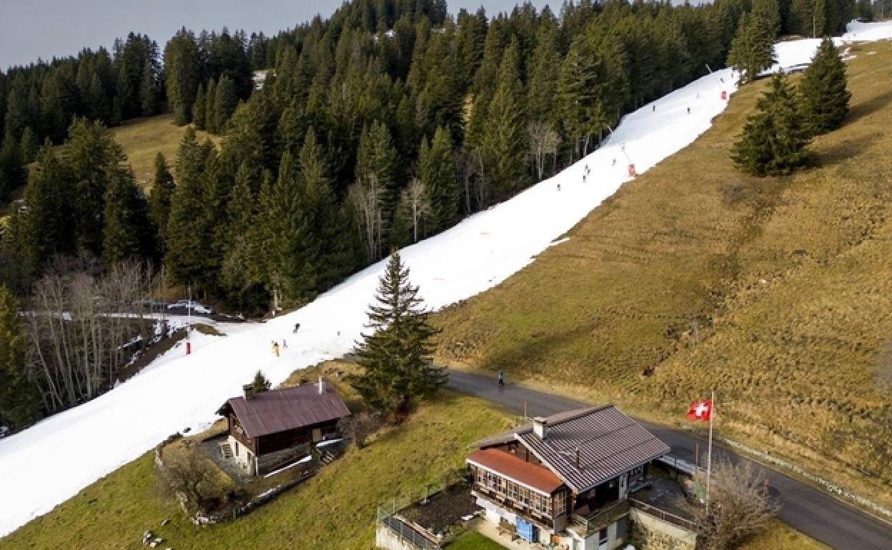 Imagen inédita de las estaciones de esquí de Los Alpes suizos el pasado diciembre.