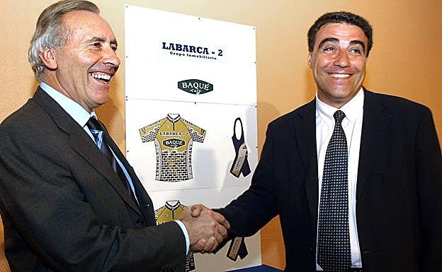 Javier Mínguez y Fernando Quevedo, en la presentación del club ciclista que promovió este último. 