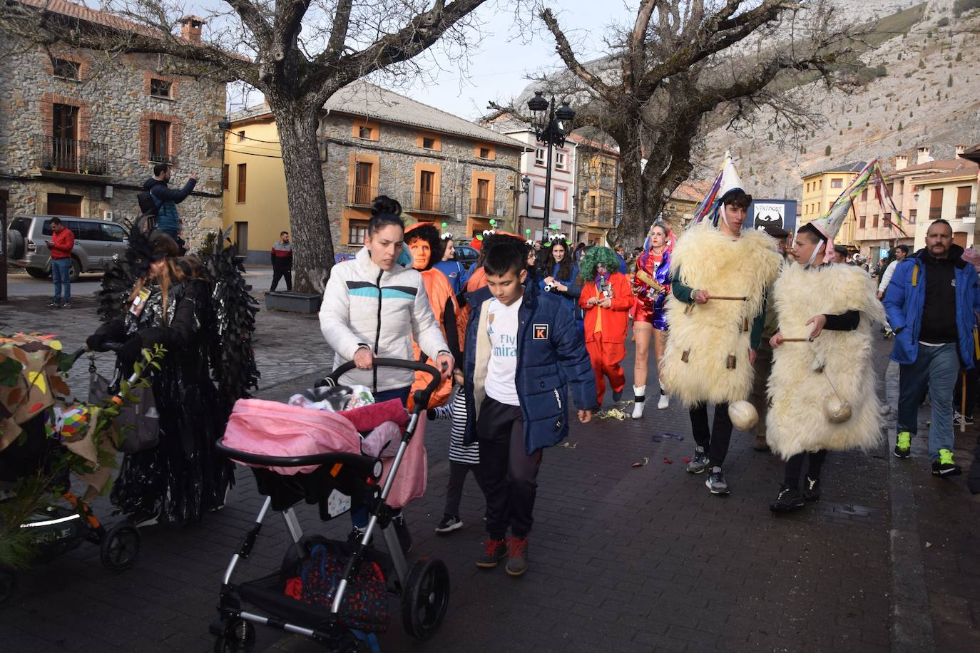 Fotos: Desfile de carnaval en Velilla del Río Carrión