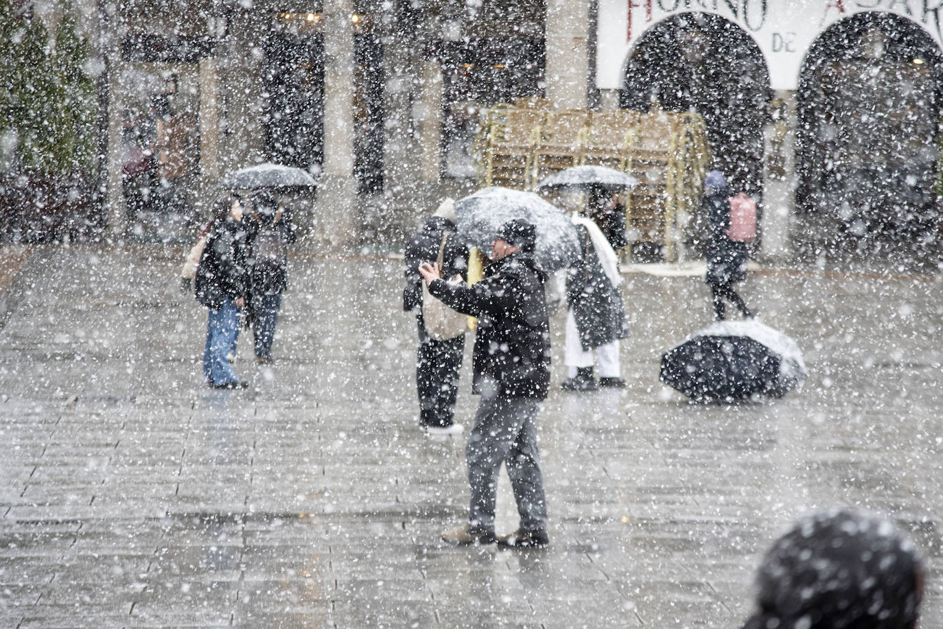 Nevada en Segovia capital en la mañana de este jueves.