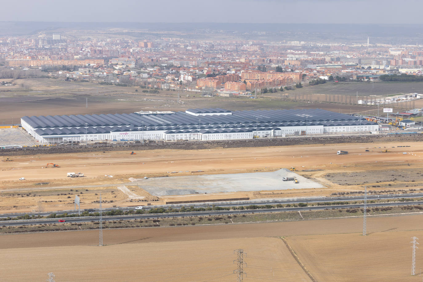 Fotos: Así avanzan las obras del centro logístico ferroviario de Valladolid