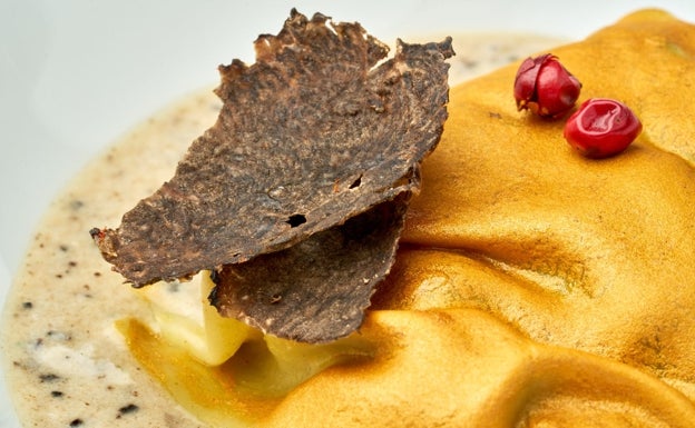 Ravioli de perdiz con salsa de hongos y Trufa del restaurante soriano Trashumante