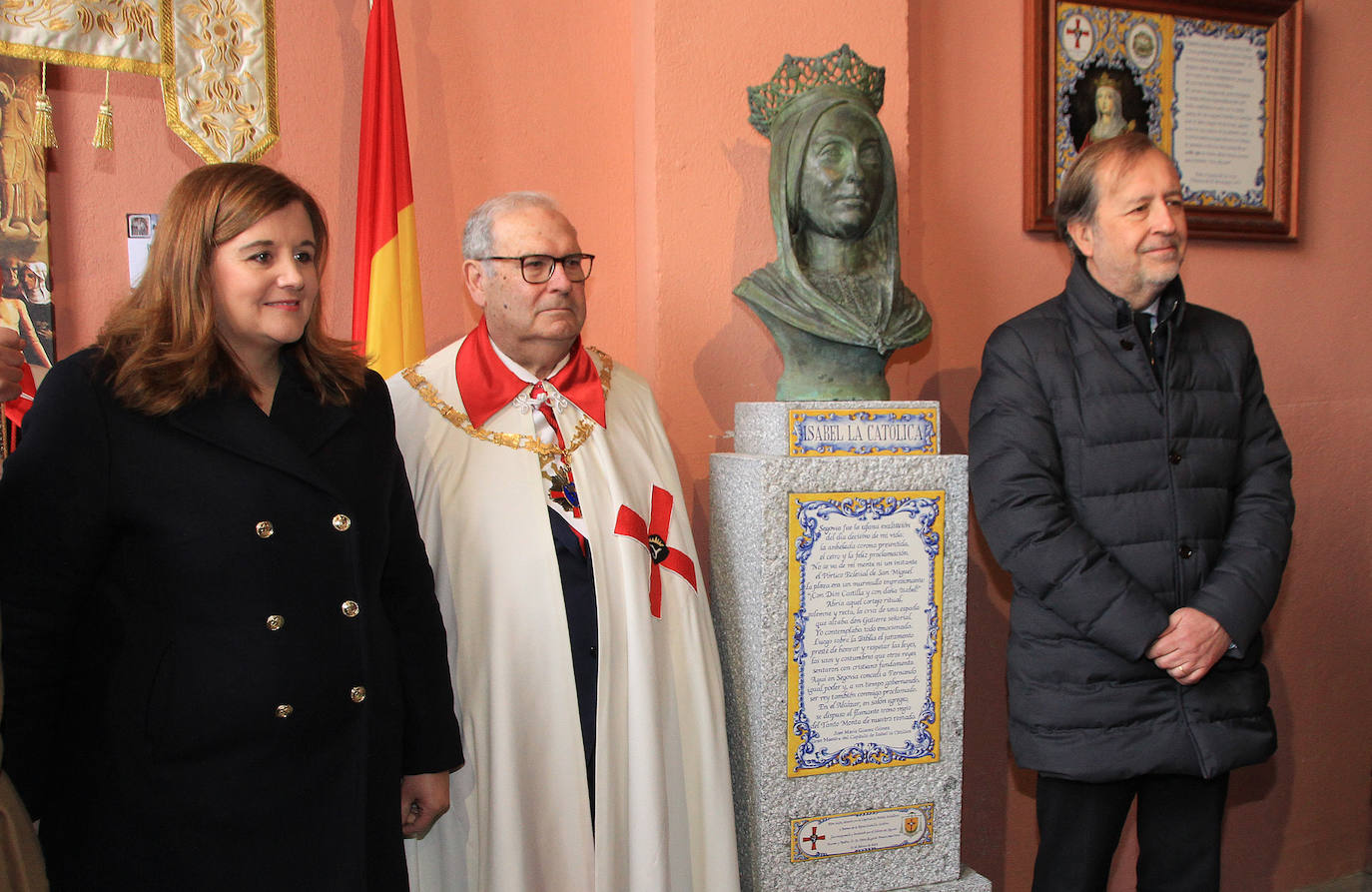 Un momento del acto de inauguración del busto. 