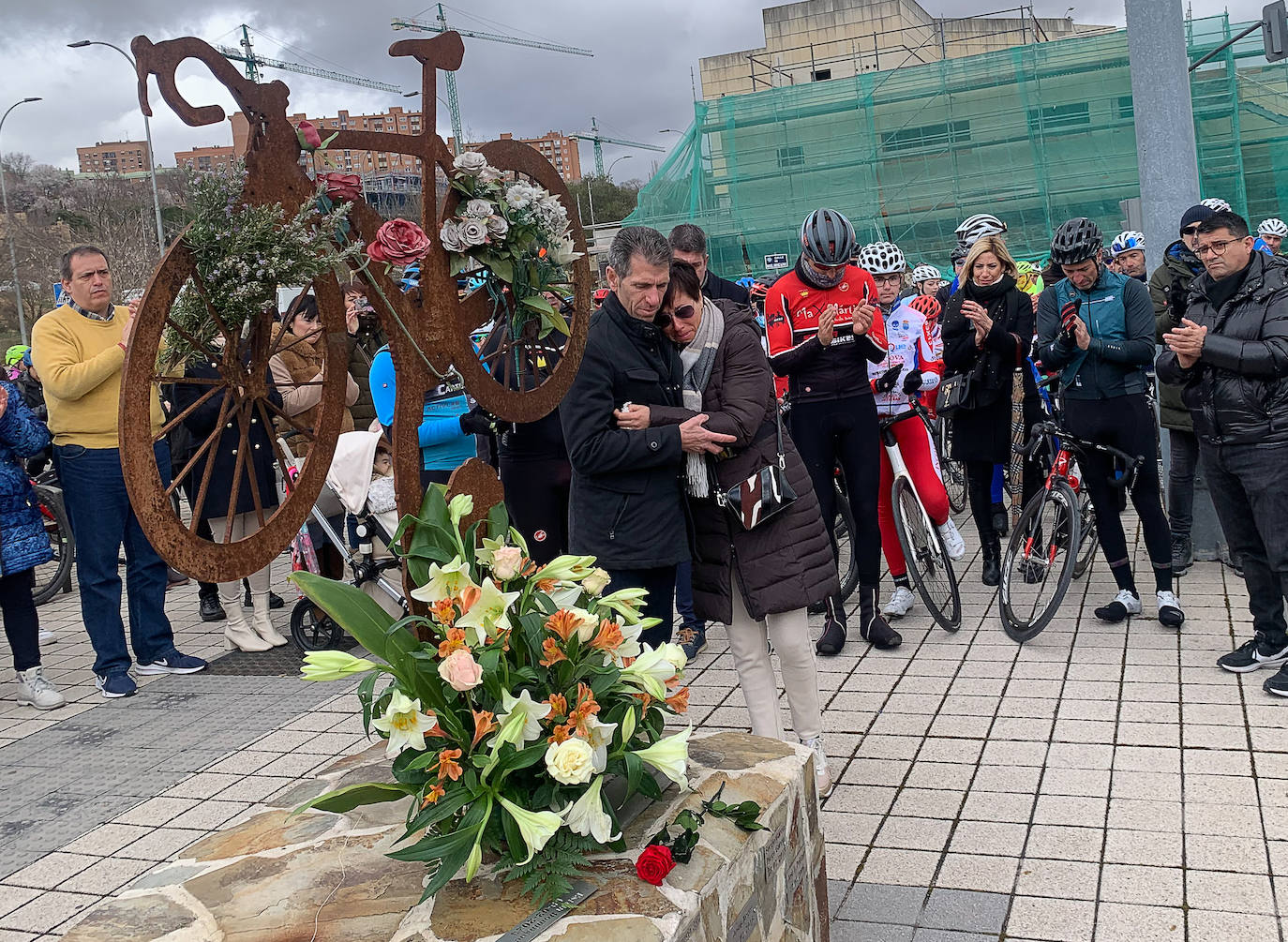 Fotos: Concentración de homenaje a Estela Domínguez, la ciclista que murió atropellada en Salamanca