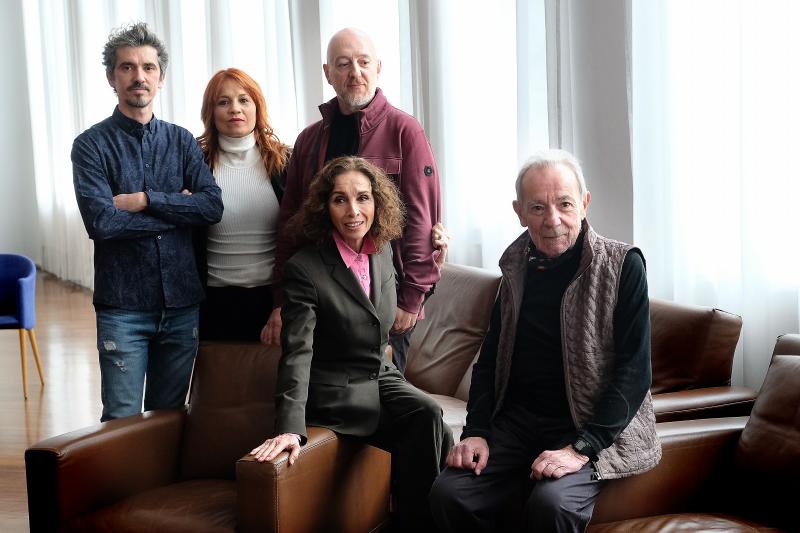 Desde la izquierda atrás, David San José, Irene Rouco y José Luis Torrijo, con Ana Belén y José Luis Gómez delante. 