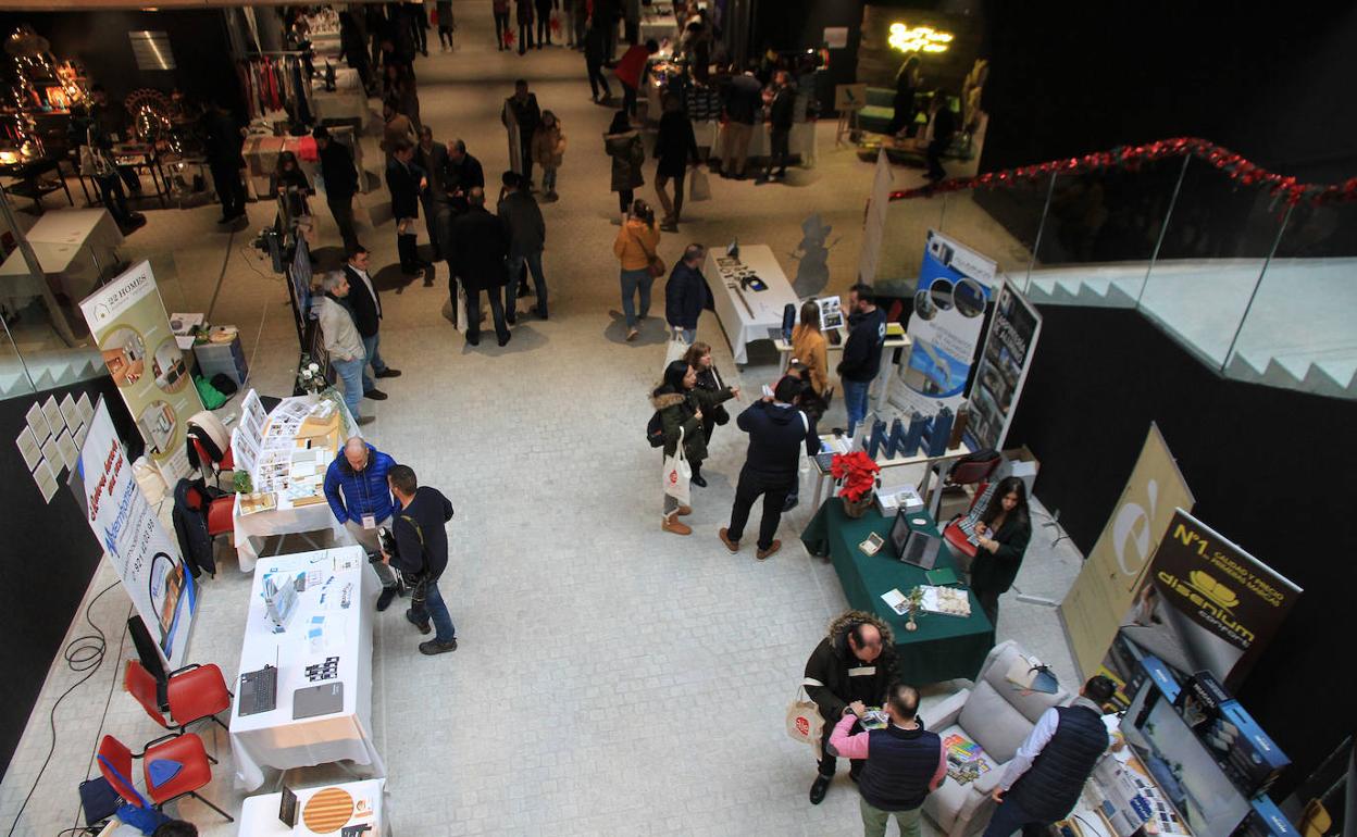 Feria de emprendimiento organizada por la Fes en Segovia.