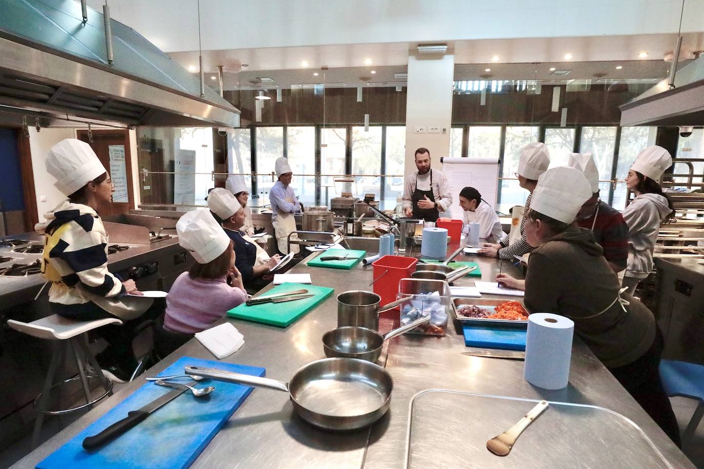 Fotos: Varias asociaciones de Castilla y León imparten cursos de cocina en Valladolid