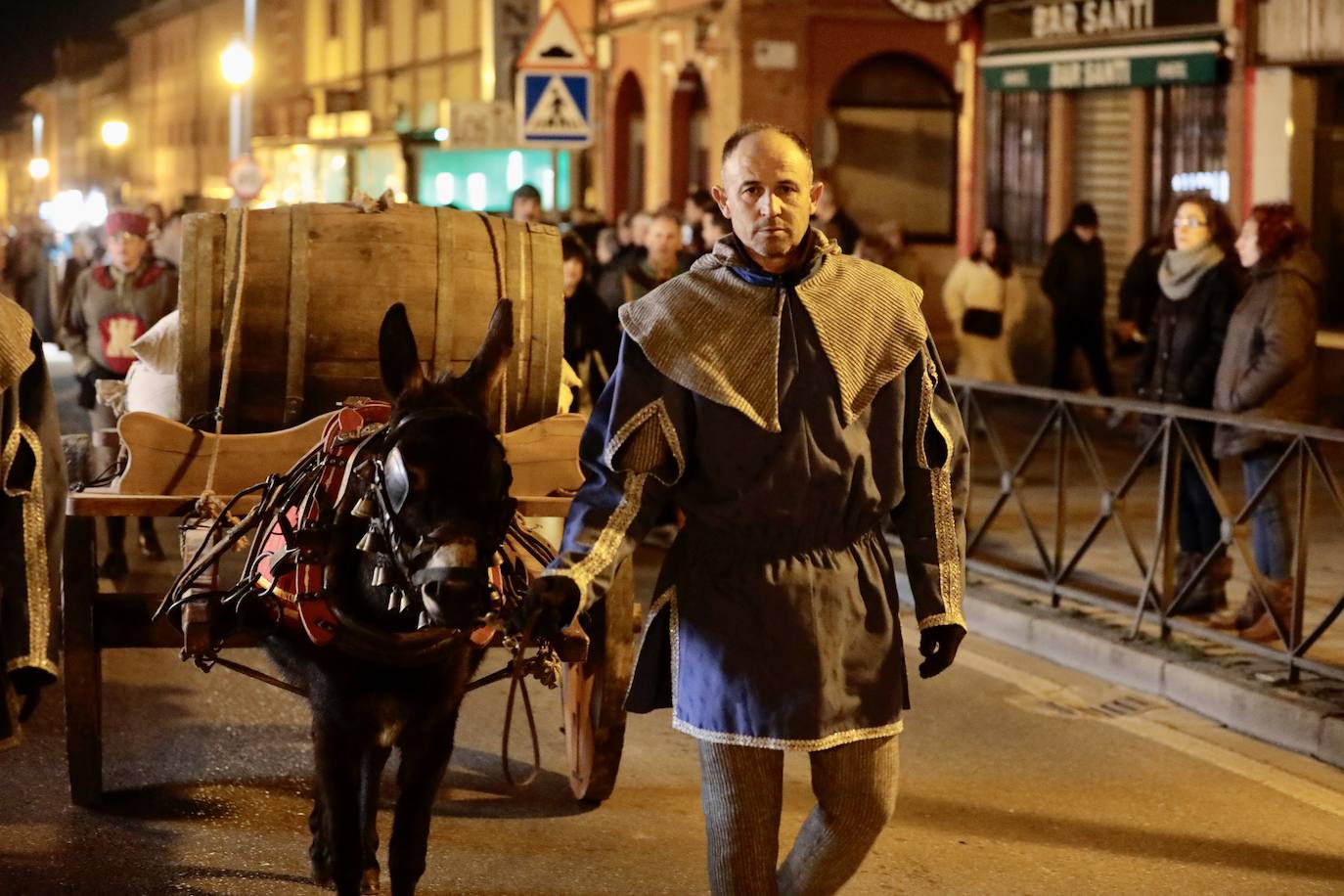 Recreación, este sábado, de la llegada de la reina Juana a Tordesillas.