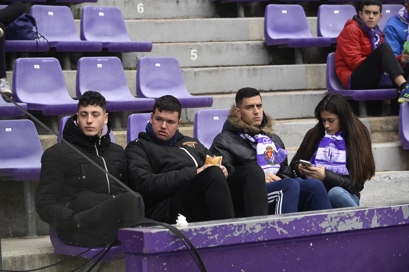 Fotos: Búscate en la grada del José Zorrilla (4/5)