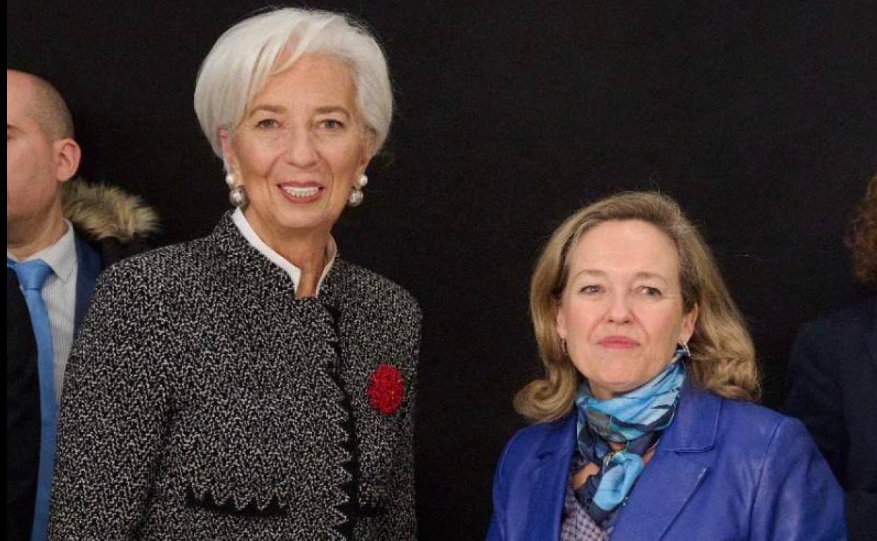 Los tipos, lejos de tocar techo