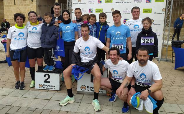 Imagen principal - Integrantes del Wellnes Center y Club de Triatlón de Rioseco. 