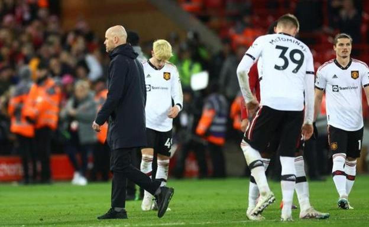 Los jugadores del United, cabizbajos