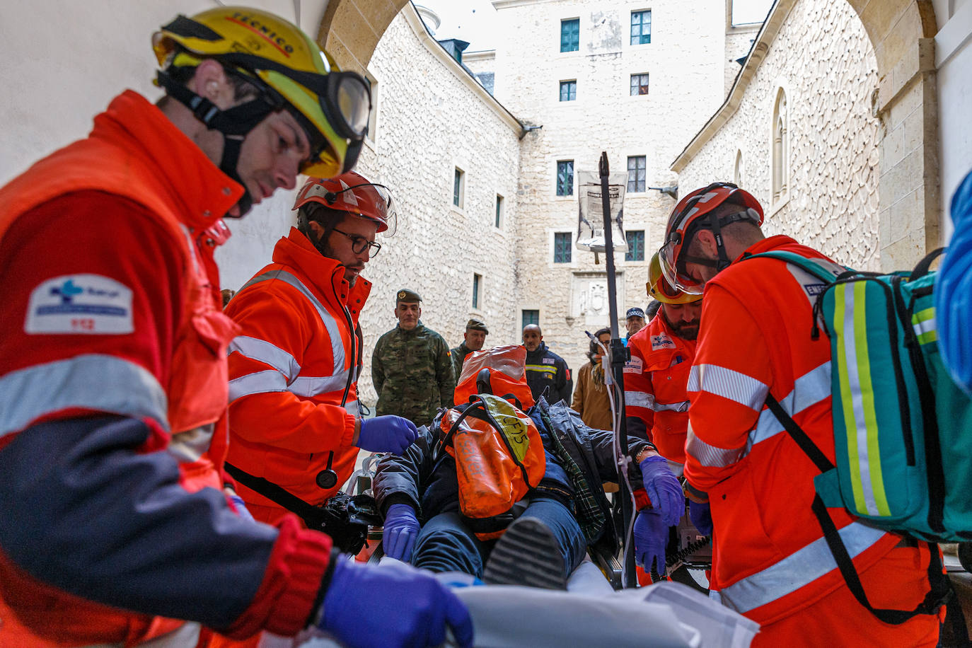 Simulacro de emergencias en el Alcázar de Segovia. ICAL Y EL NORTE