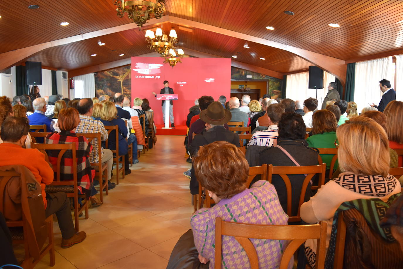 Fotos: La ministra Isabel Rodríguez apoya a los candidatos del norte de Palencia