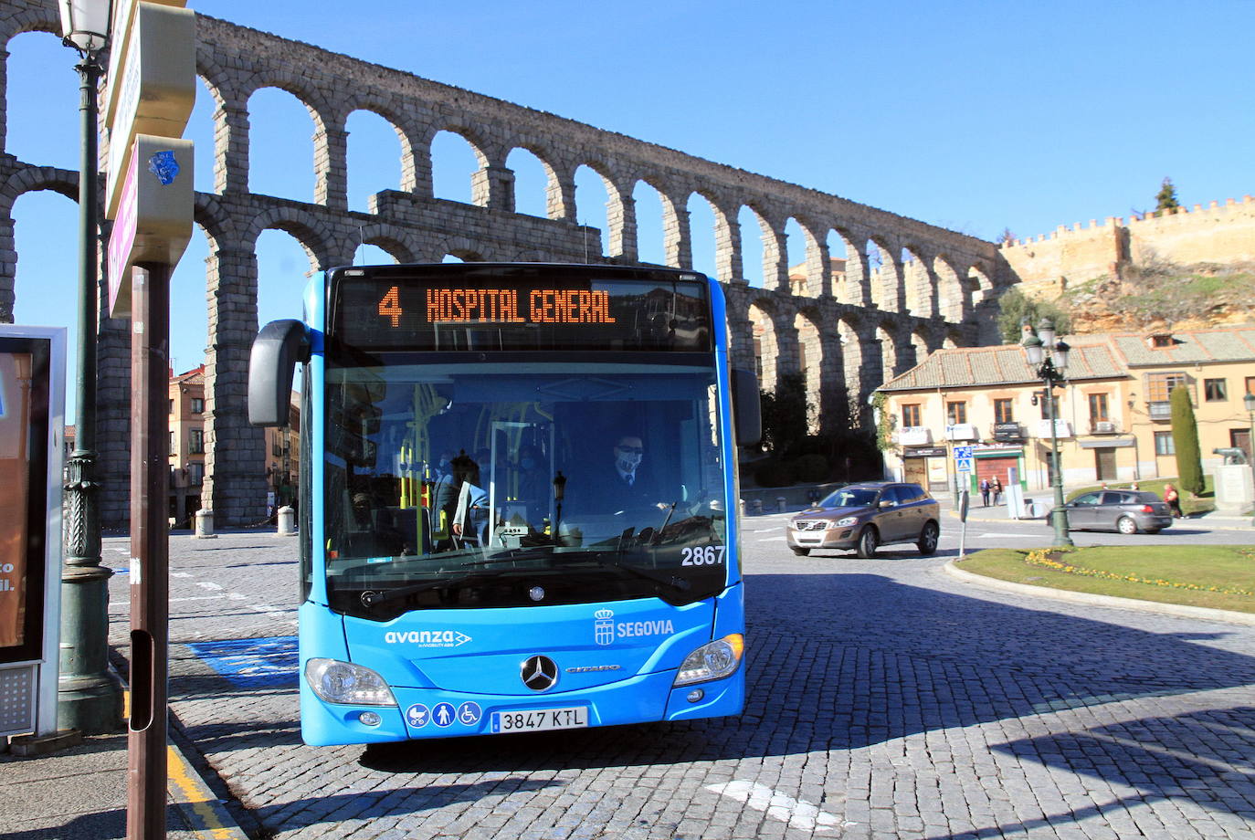 Autobús en la plaza Oriental. 