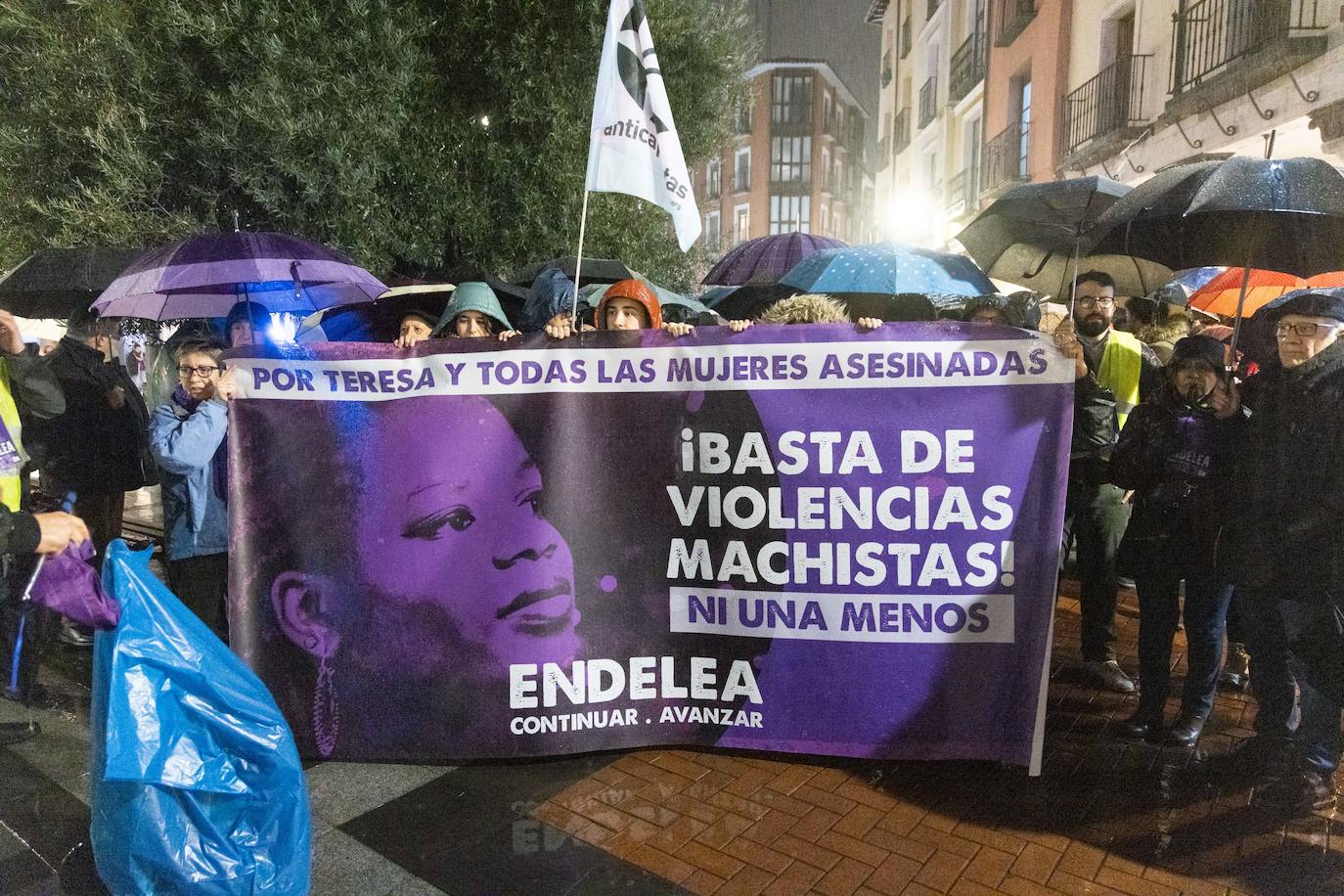 Pancarta en recuerdo a la vallisoletana Teresa Rodríguez.