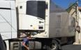 Los vecinos recogen firmas contra el paso de camiones por las calles de Chañe, que causa situaciones peligrosas