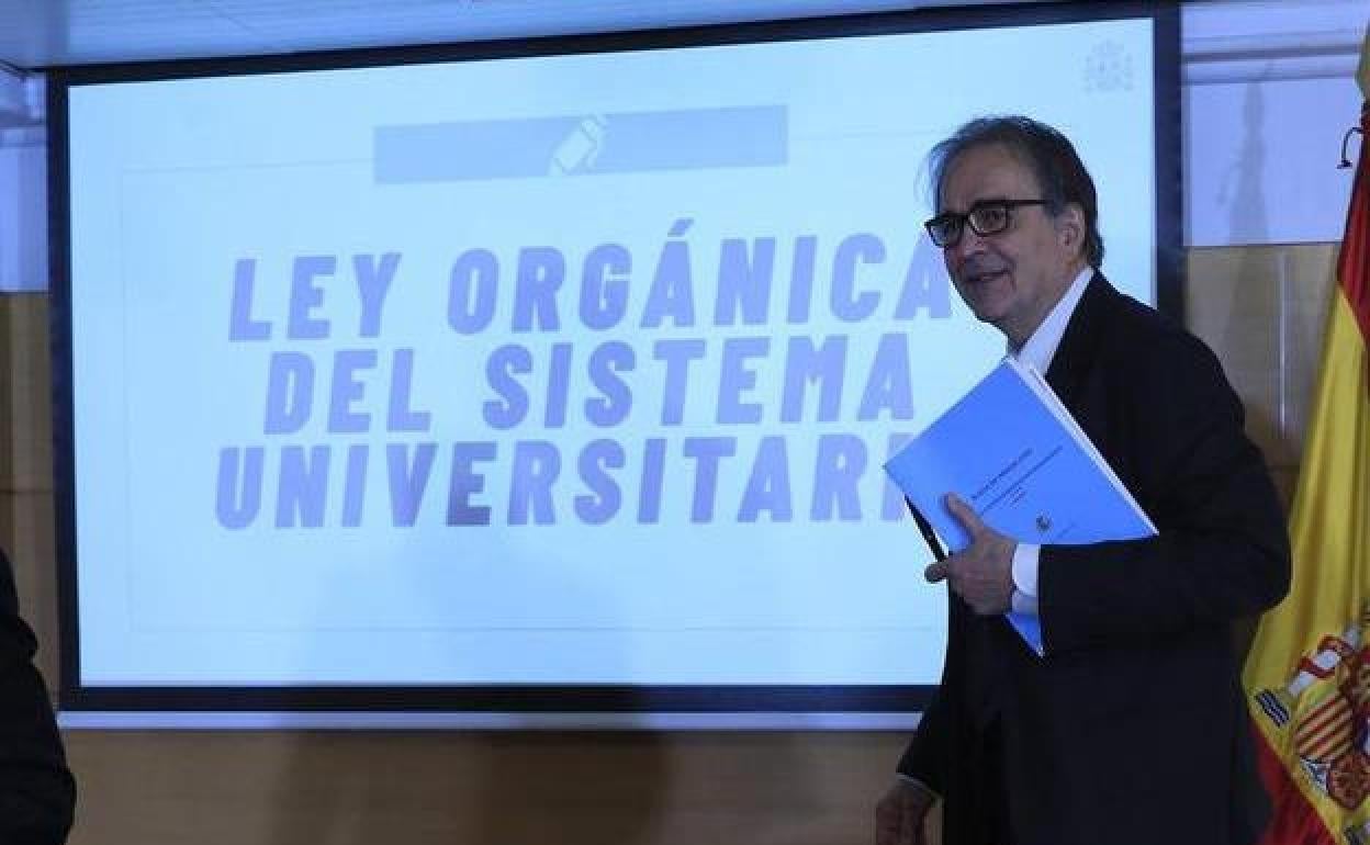 El ministro de Universidades, Joan Subirats, durante la presentación del texto de la LOSU que remitió al Congreso la primavera pasada.