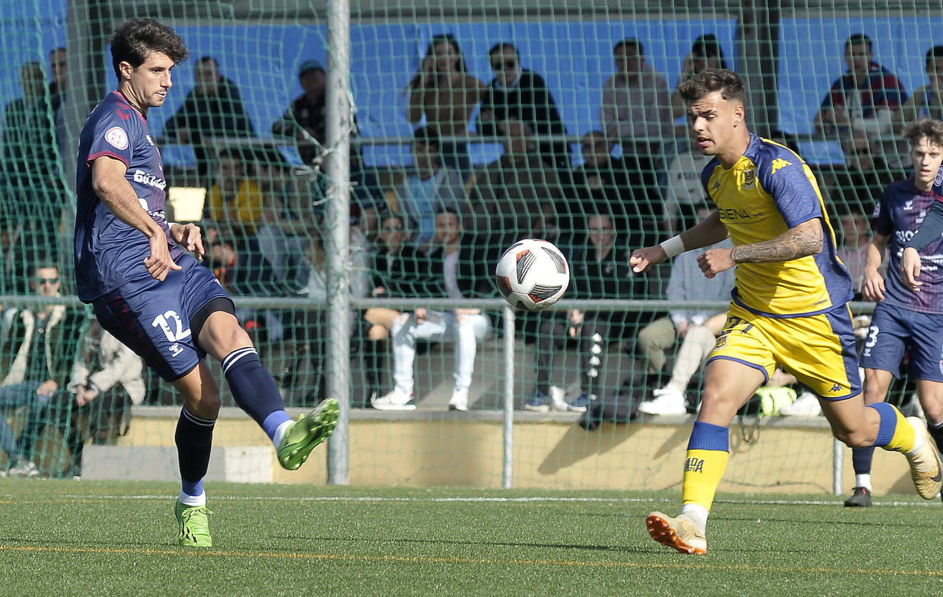 Partido entre el Alcorcón B y la Gimnástica Segoviana.