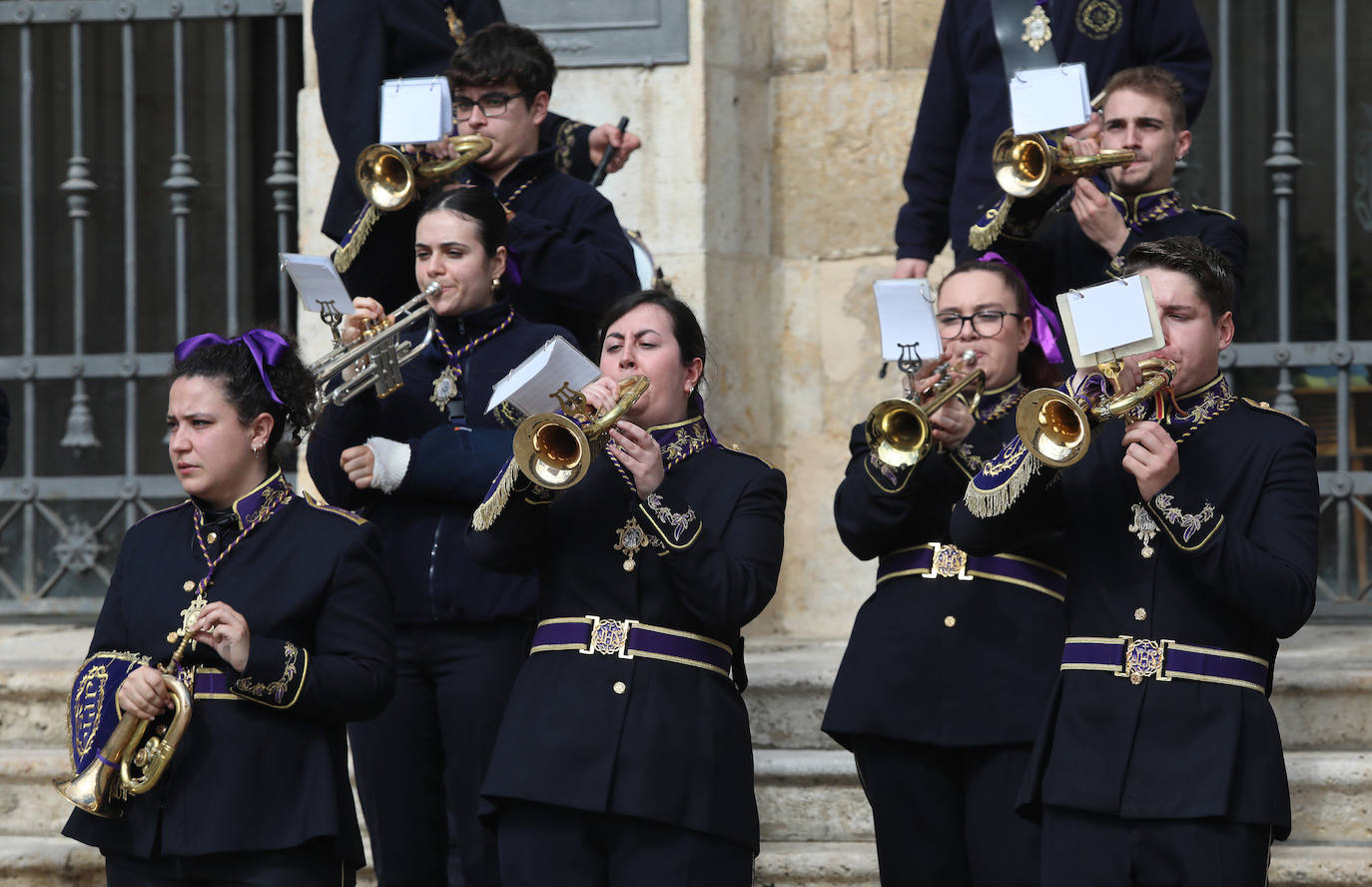 Fotos: La Semana Santa ya suena en la Plaza Mayor de Palencia