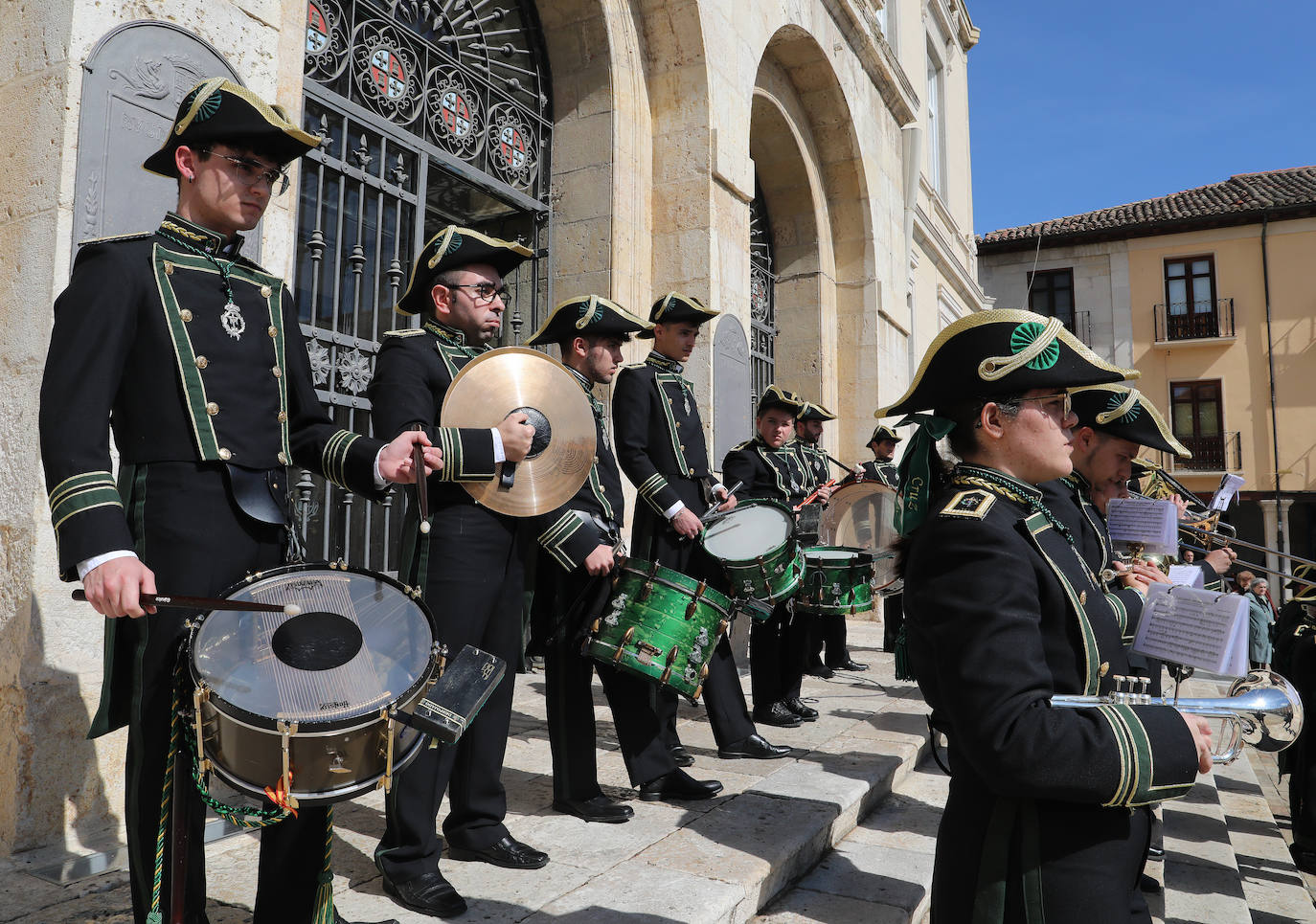 Fotos: La Semana Santa ya suena en la Plaza Mayor de Palencia