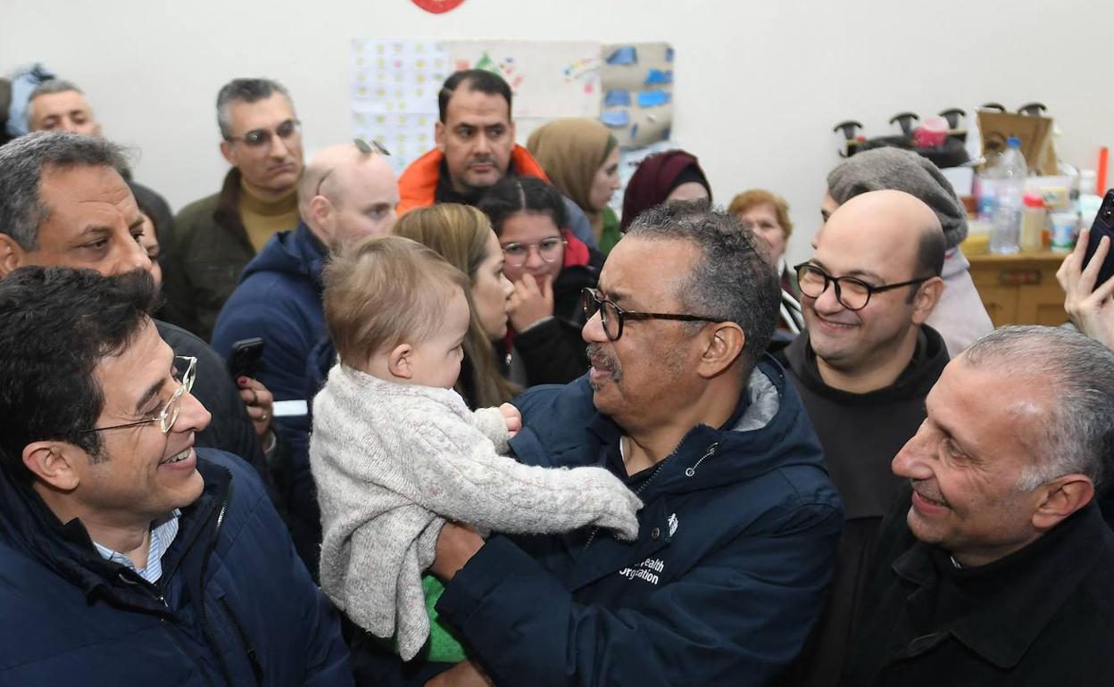 El director de la OMS, Tedros Adhanom en una visita a Alepo el mes pasado. 