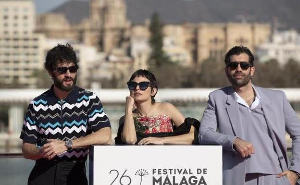 Los actores Javier Rey, Verónica Echegui y Tamar Novas