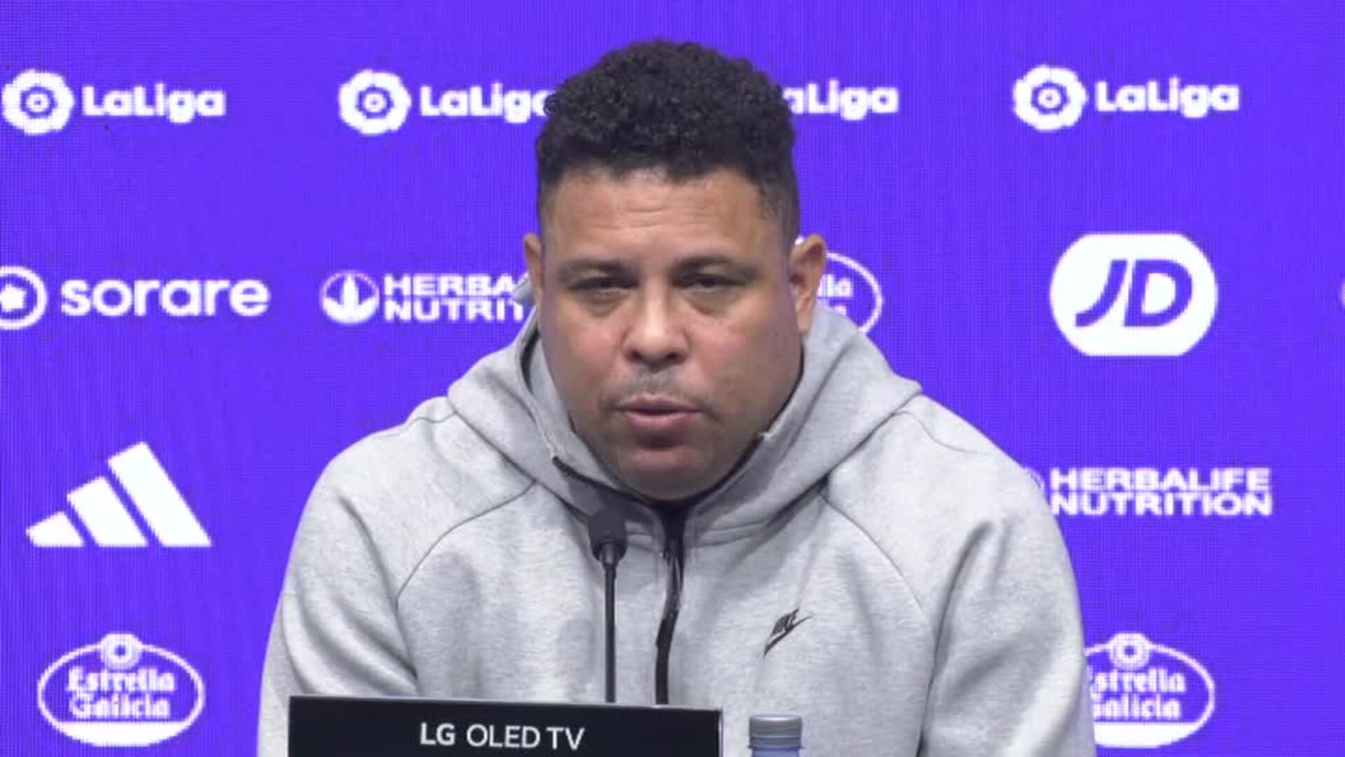 Ronaldo: "Que la afición esté muy segura de que vamos a hacer todo el esfuerzo para subir a Primera ya el año que viene"