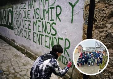 Un ritual de pintura y alegría en la Nochevieja torreña