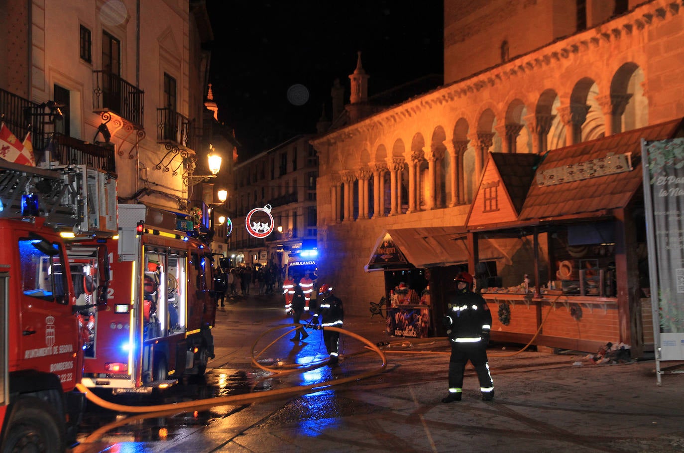 El incendio en la churrería de la Calle Real, en imágenes