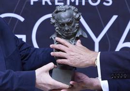 Estatuilla de los premios Goya.