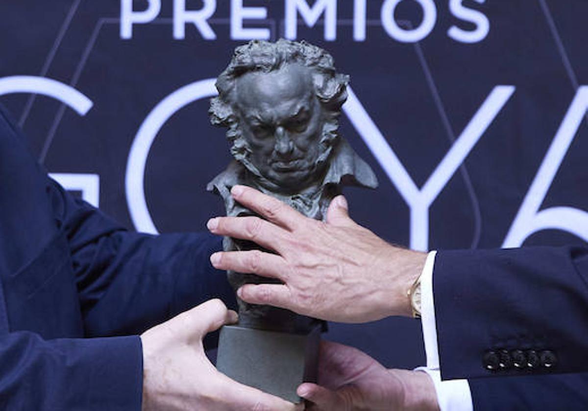 Estatuilla de los premios Goya.