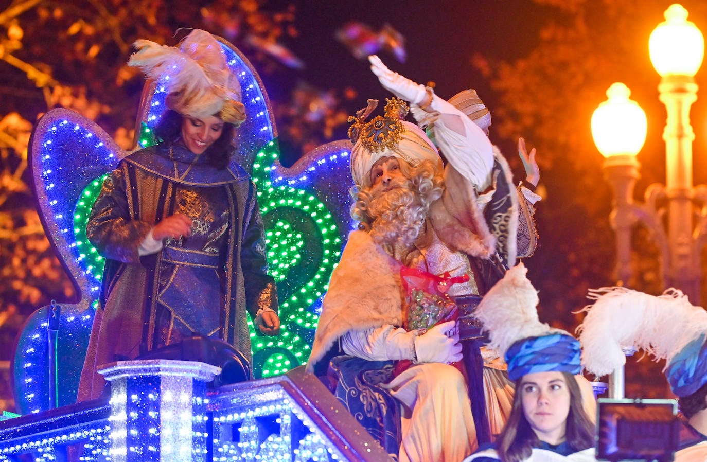 Las imágenes de la cabalgata de los Reyes Magos en Valladolid (1/4)