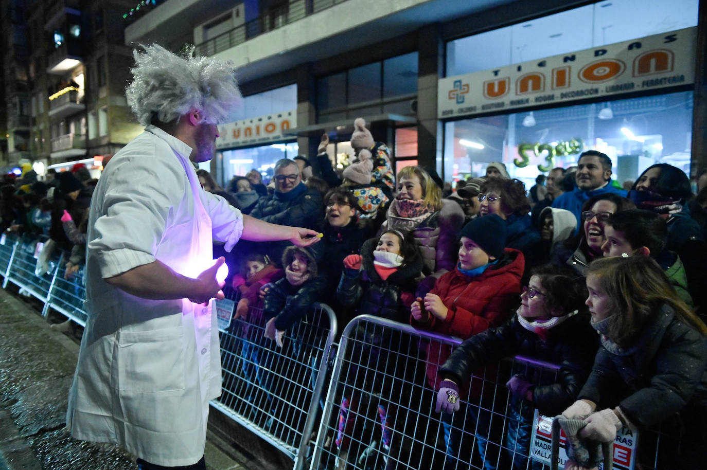 Las imágenes de la cabalgata de los Reyes Magos en Valladolid (1/4)