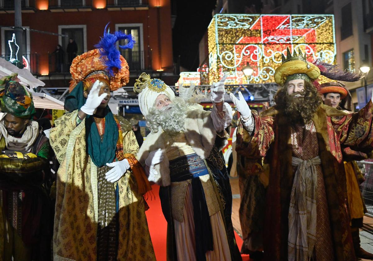 Las imágenes de la cabalgata de los Reyes Magos en Valladolid (2/4)