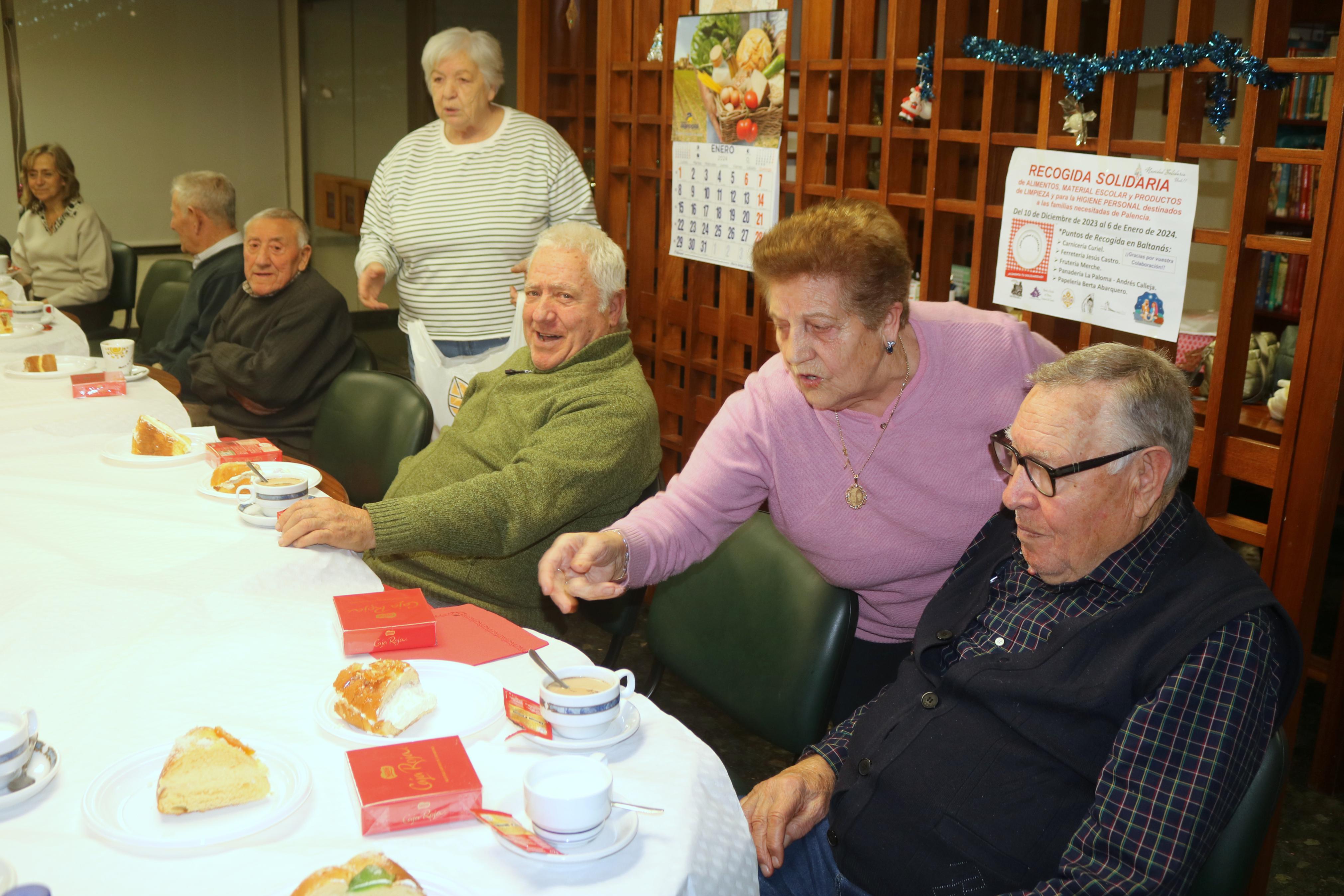 Los Jubilados de Baltanás brindan por el Nuevo Año