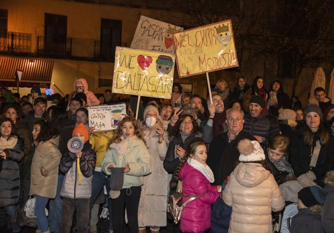 Pancartas de apoyo a los Reyes Magos.