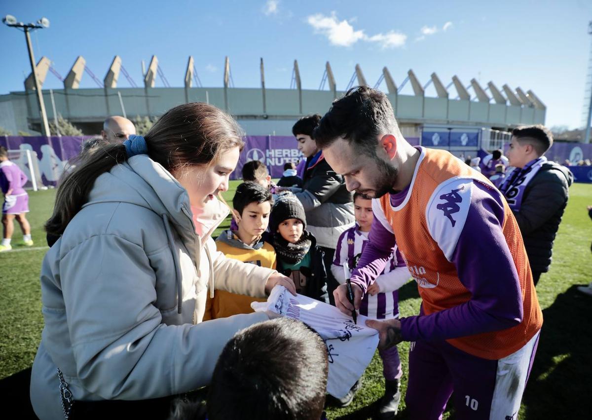 Imagen secundaria 1 - Regalos con lazo blanquivioleta en el día de Reyes