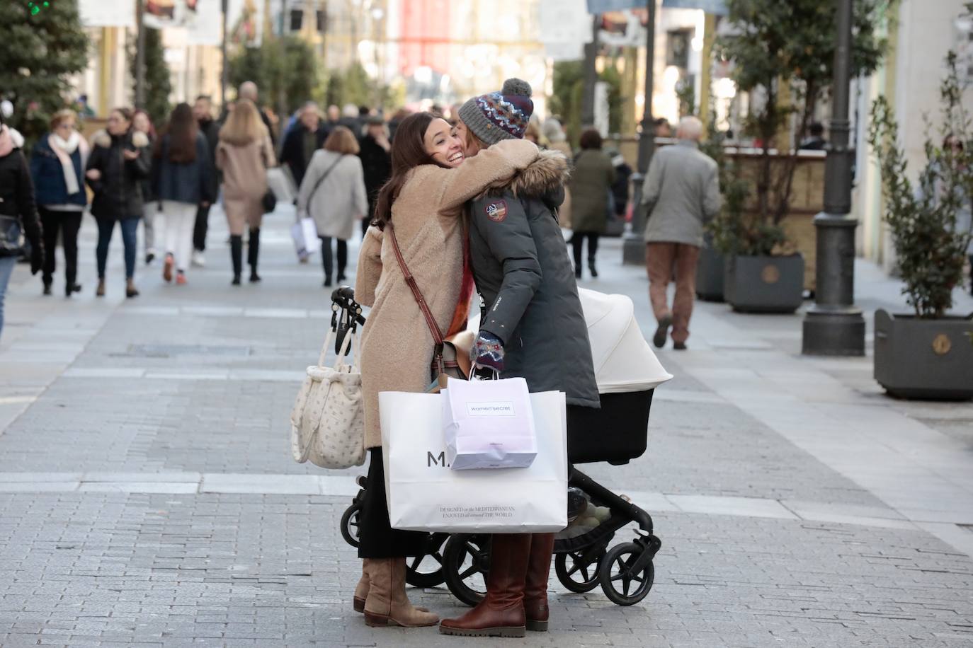 Primer día de rebajas de invierno en Valladolid