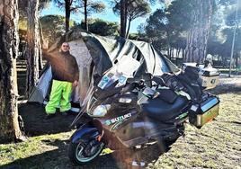 Santiago Rivas, 'El motero solitario', primer acampado de Motauros2024 en Tordesillas (Valladolid)