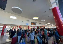 Imagen de la estación de León tras no salir el AVE previsto.