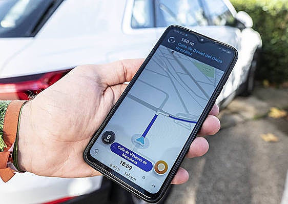 Aplicación Waze, en un teléfono móvil.