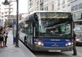 Líneas especiales de Auvasa en la Plaza del Poniente