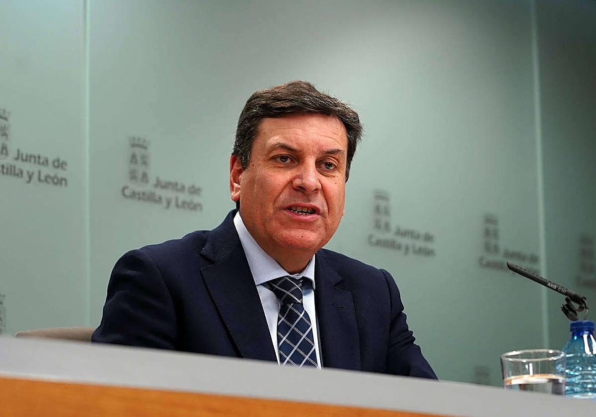 Carlos Fernández Carriedo, este jueves, tras el Consejo de Gobierno de la Junta.