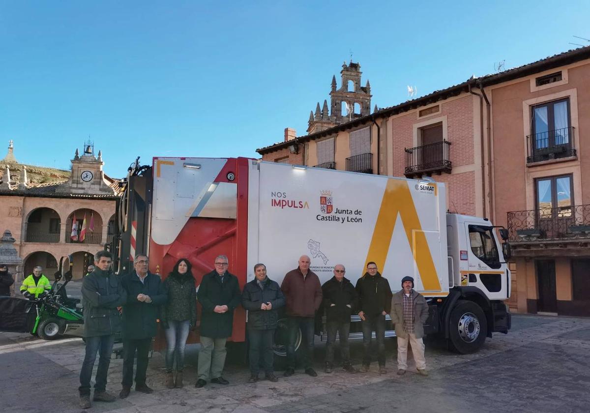 Nuevo camión de recogida de residuos que dará servicio a 1.500 vecinos.